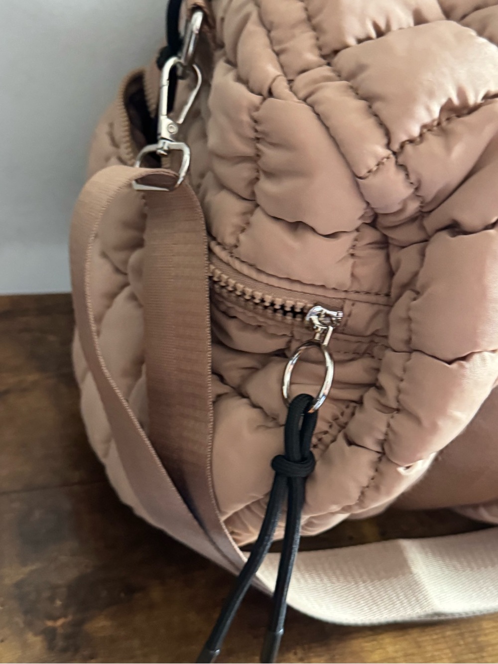 Free People Quilted Puffer Duffel Bag in Blush Like New - Picture 7 of 11